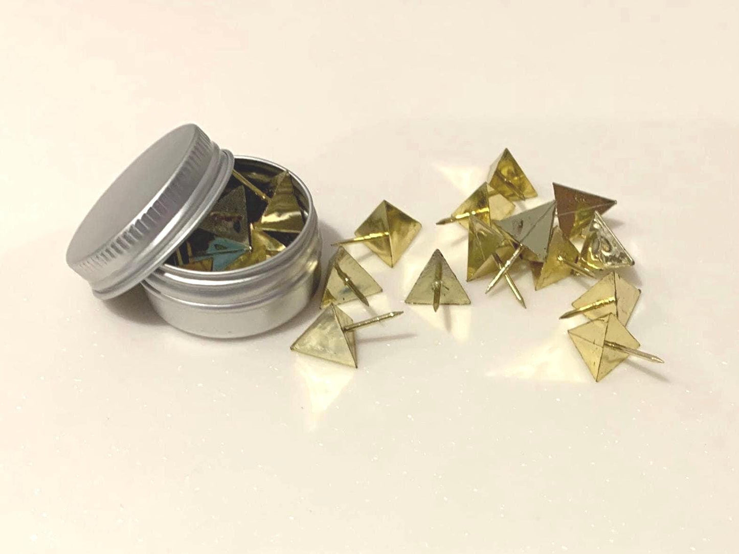 Pyramid shaped Push Pins