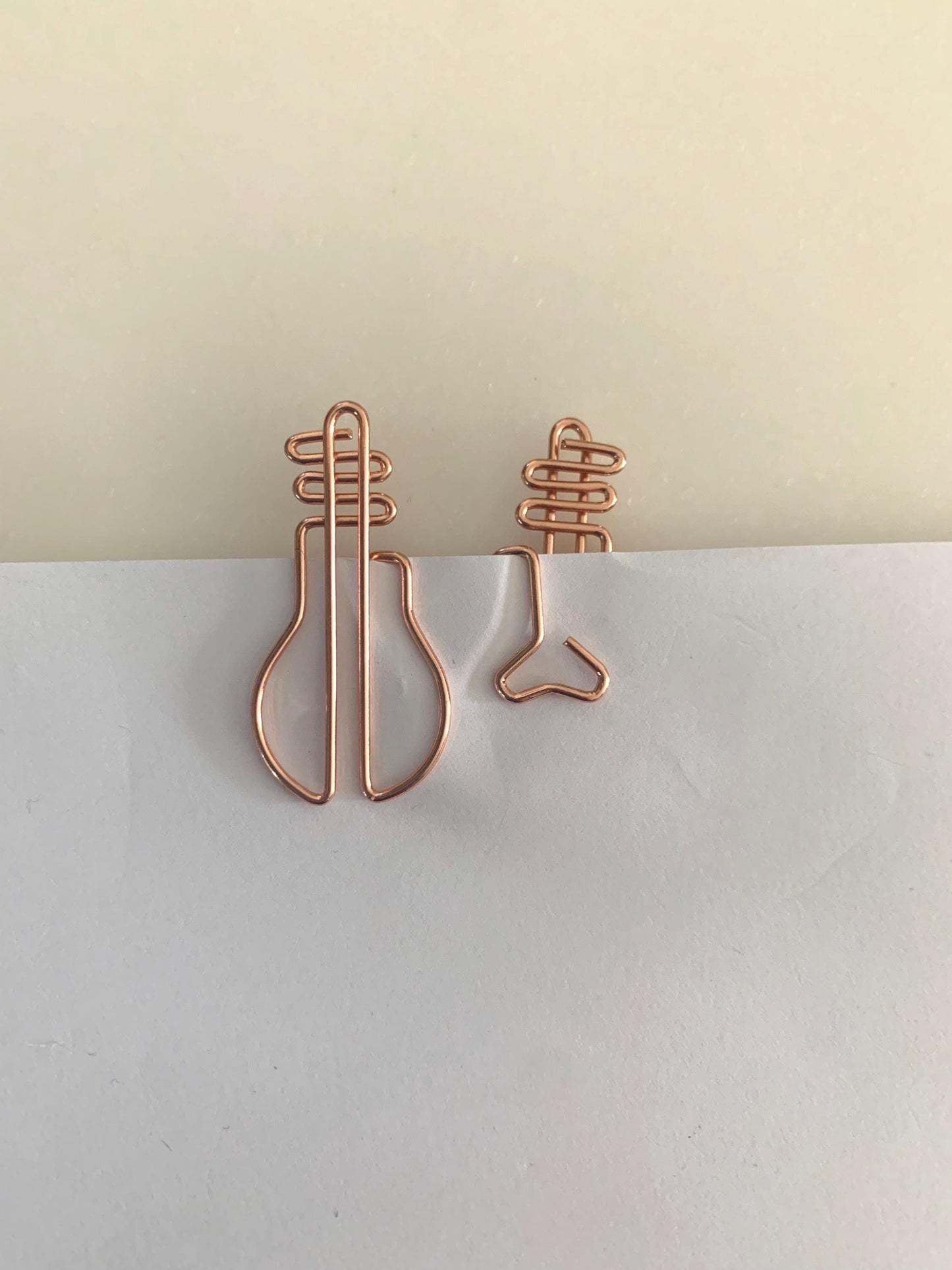 Rose gold lightbulb Paperclips