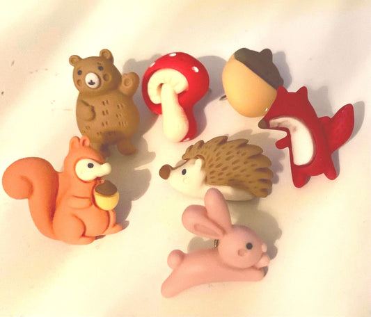 Woodland Animals corkboard pins 7 piece / drawing pins